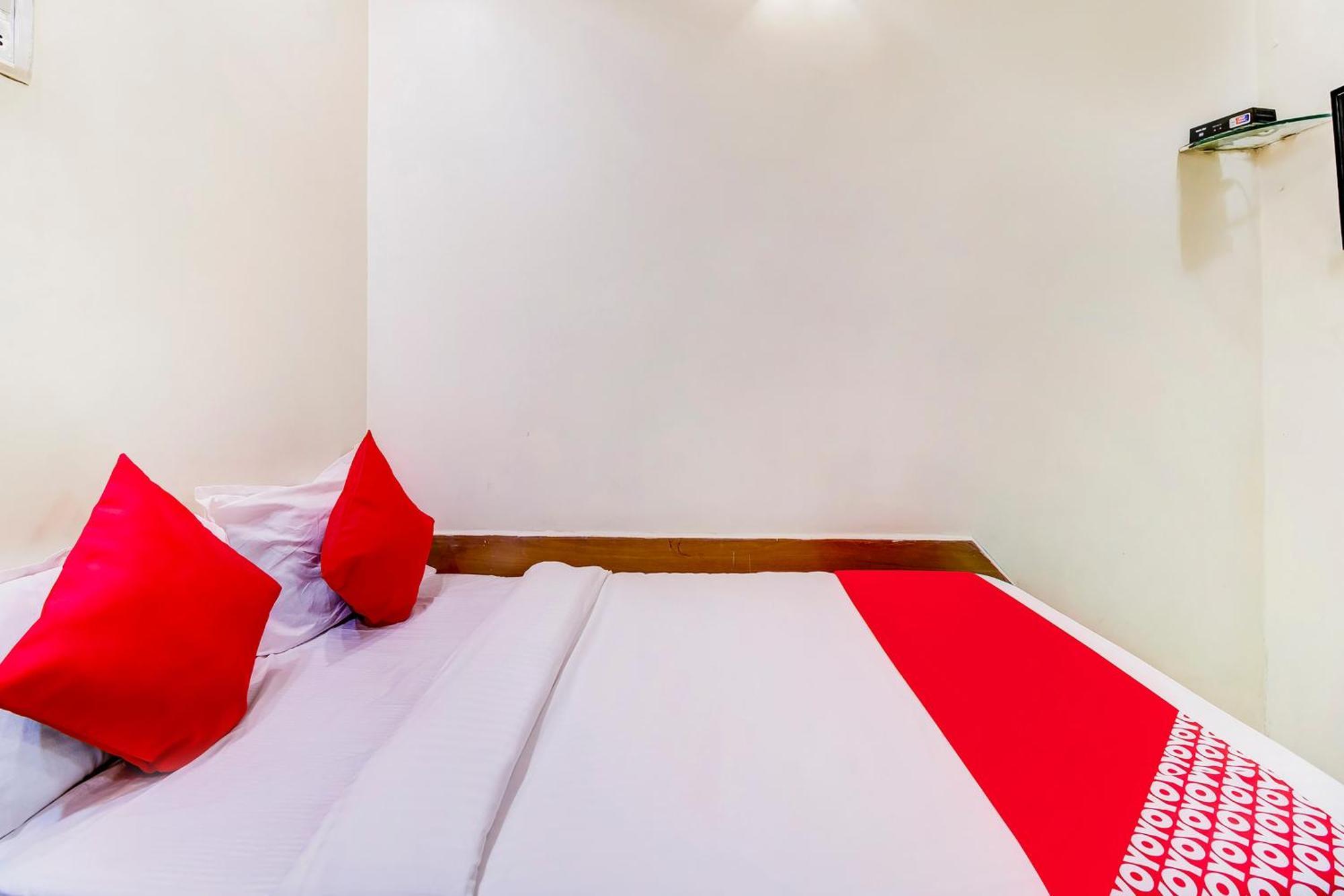 Super Oyo Hotel Dreamland Mumbai Exterior foto